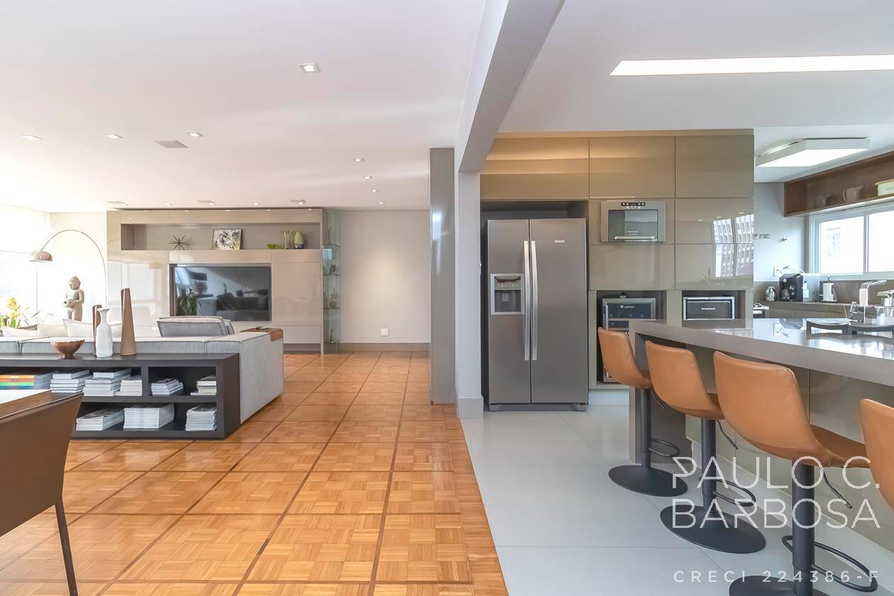 Apartamento para alugar com 3 quartos, 220m² - Foto 13