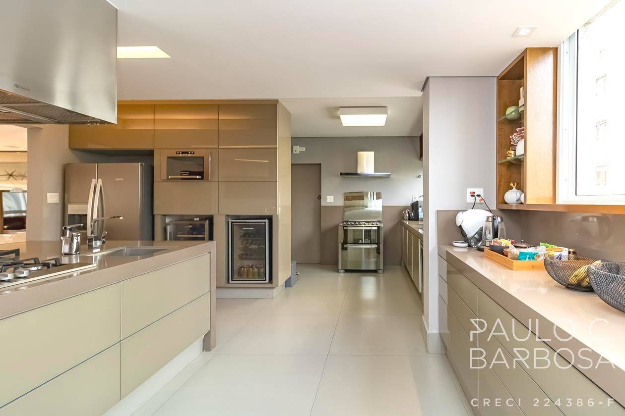 Apartamento para alugar com 3 quartos, 220m² - Foto 22