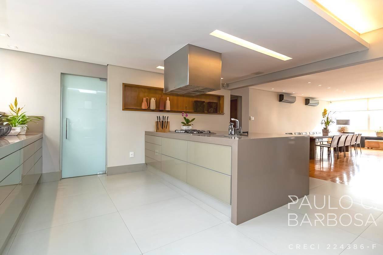 Apartamento para alugar com 3 quartos, 220m² - Foto 25