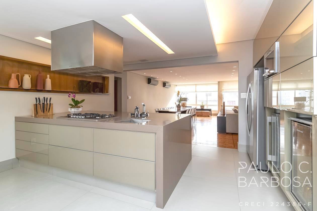 Apartamento para alugar com 3 quartos, 220m² - Foto 21